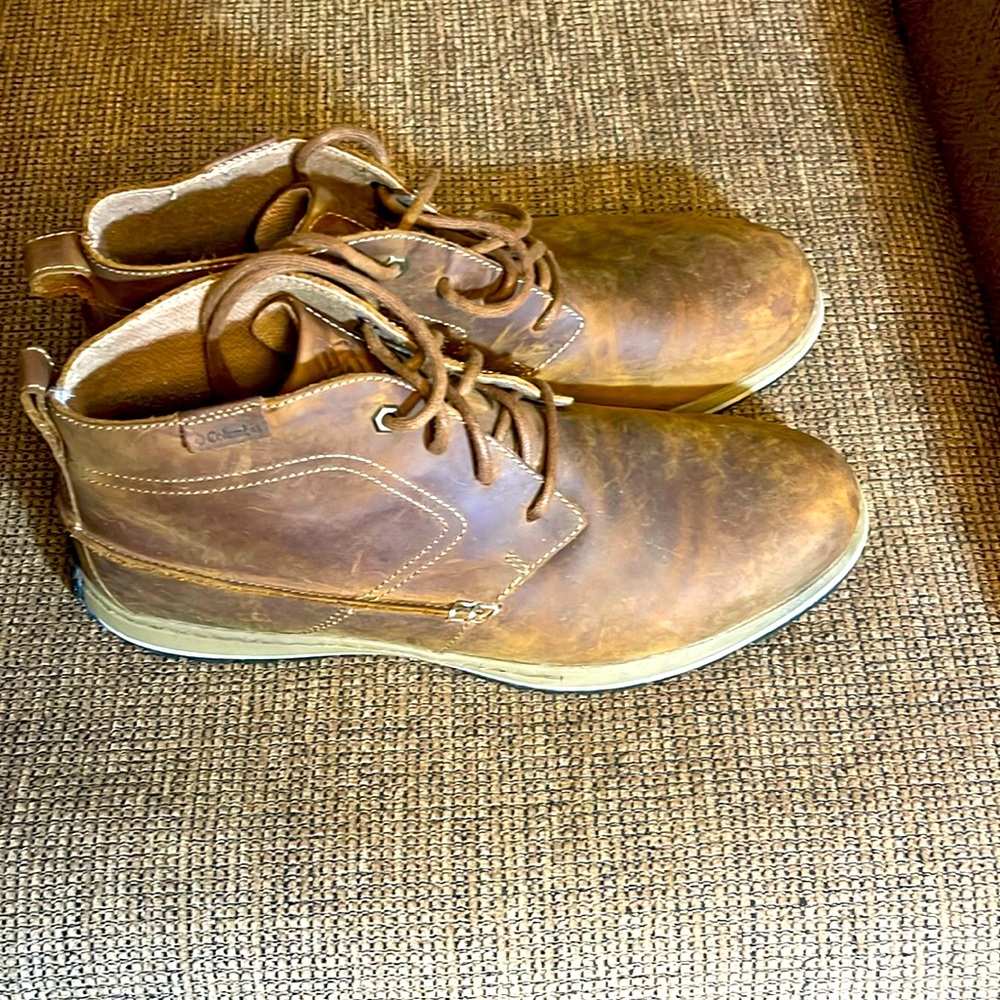 Men Columbia Chukka leather, high-rise  size 12 shoes new